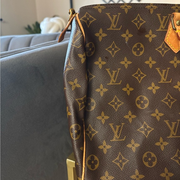 Louis Vuitton Monogram Speedy 40 bag - Picture 7 of 14